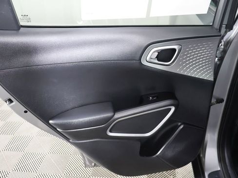 Used 2023 Kia Soul LX w/ Option Group 015 FWD image 19