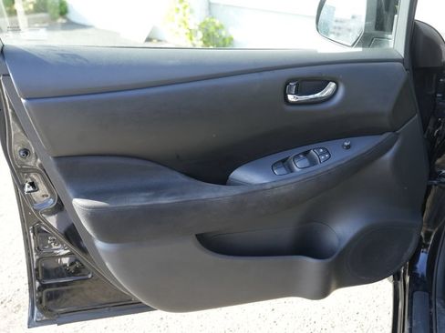 Used 2017 Nissan Leaf S w/ Charge Package FWD image 18