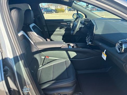 New 2026 Chevrolet Blazer EV LT image 16