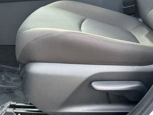 Used 2025 Toyota RAV4 LE image 27