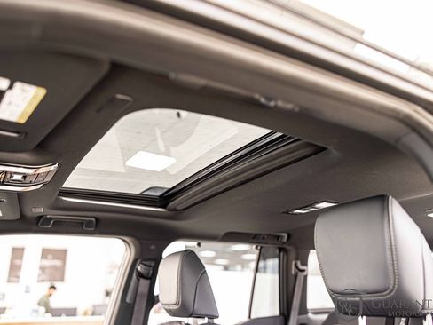 Used 2024 Lexus GX 550 AWD/4WD image 19