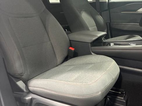 Used 2025 Ford Explorer Active AWD/4WD image 38