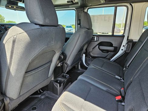 Used 2025 Jeep Wrangler Unlimited Sport AWD/4WD image 28