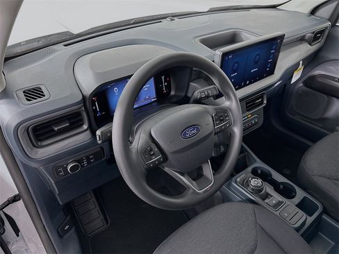 New 2025 Ford Maverick XL image 9