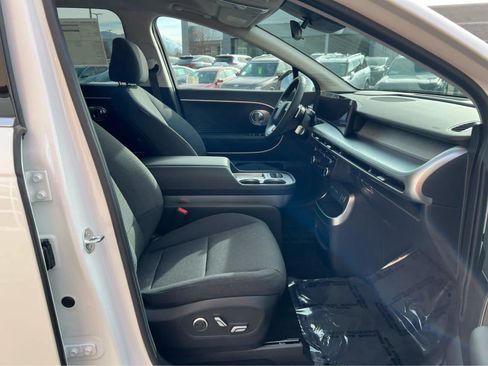New 2026 Hyundai Ioniq 9 SE AWD/4WD image 17