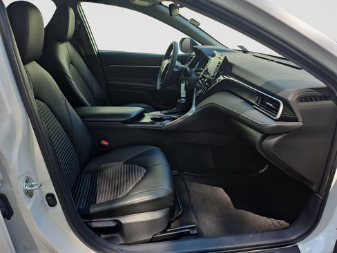 Used 2023 Toyota Camry SE FWD image 17