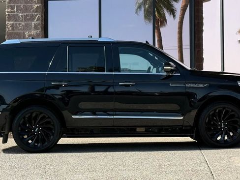 Used 2021 Lincoln Navigator Reserve AWD/4WD image 15