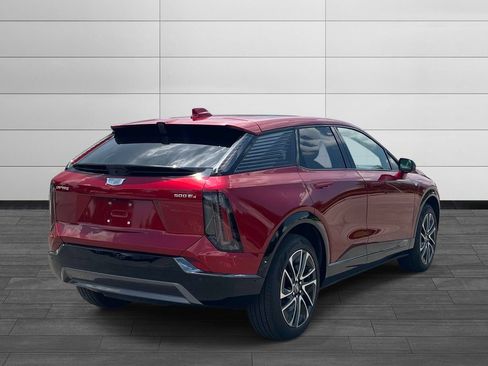 Certified 2025 Cadillac Optiq Sport 2 w/ LPO, Floor Liner Package AWD/4WD image 5