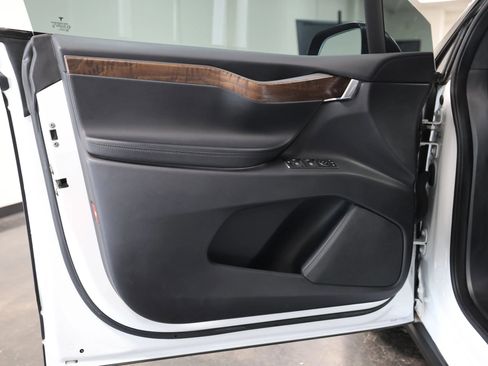Used 2020 Tesla Model X Performance image 15