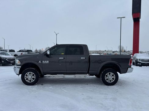 Used 2018 RAM 2500 Laramie AWD/4WD image 2