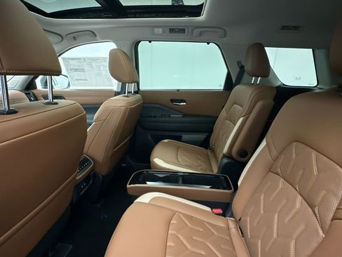 New 2026 Nissan Pathfinder Platinum AWD/4WD image 10