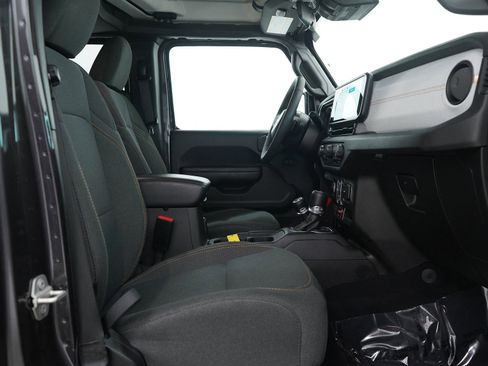 Used 2024 Jeep Wrangler Unlimited AWD/4WD image 11