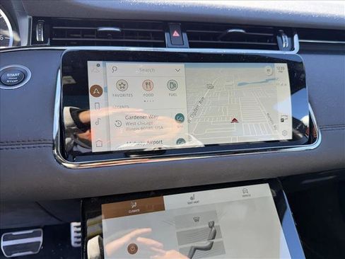 Used 2023 Land Rover Range Rover Evoque R-Dynamic SE image 19