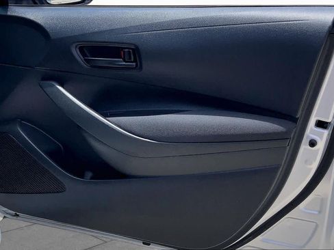 Used 2025 Toyota Corolla LE FWD image 22