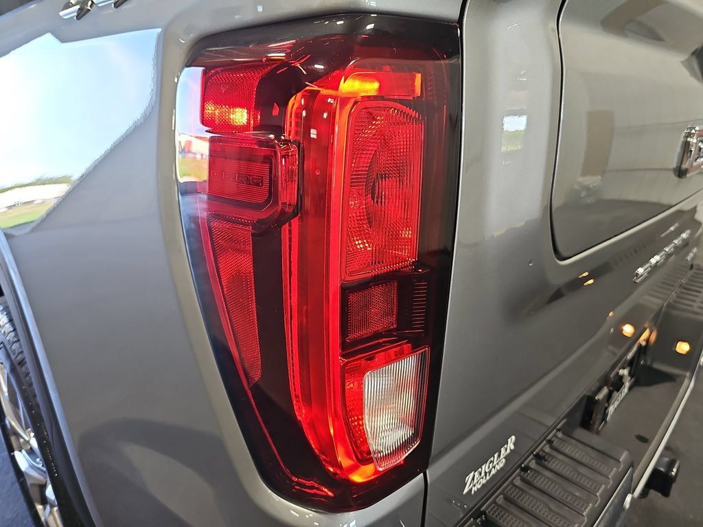 New 2026 GMC Sierra 1500 SLE w/ Preferred Package AWD/4WD image 33