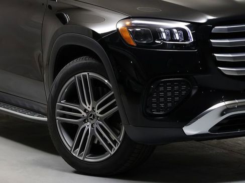 Used 2026 Mercedes-Benz GLS 450 4MATIC image 3