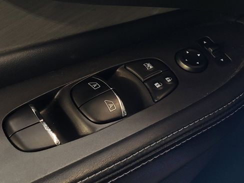 Used 2018 Nissan Murano Platinum w/ Cargo Package FWD image 27