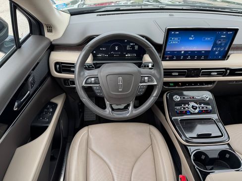 Used 2023 Lincoln Nautilus Reserve AWD/4WD image 15