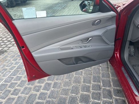 New 2025 Hyundai Elantra SEL image 11
