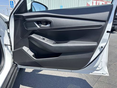 Used 2023 Honda Accord EX image 31