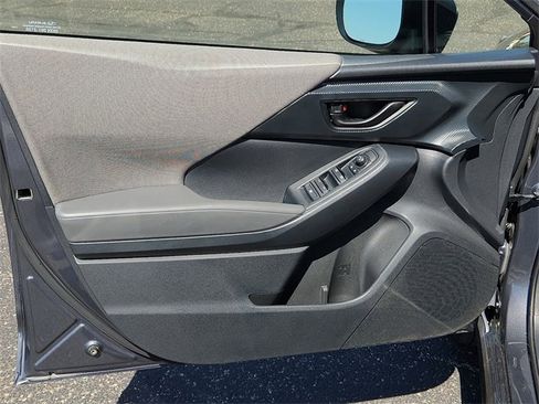 Used 2025 Subaru Crosstrek 2.0i image 13