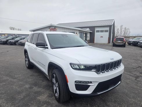 Used 2023 Jeep Grand Cherokee 4WD 4xe image 8