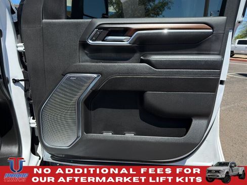 Used 2024 GMC Sierra 3500 Denali w/ Denali Reserve Package AWD/4WD image 30