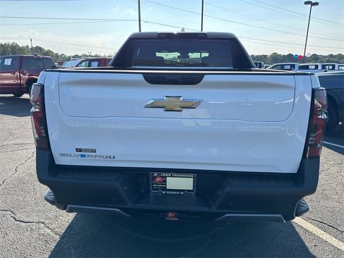New 2025 Chevrolet Silverado EV LT image 6