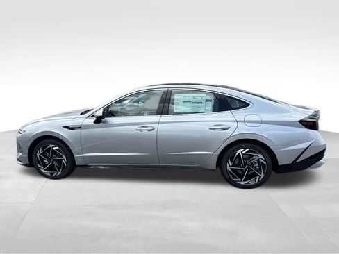 Used 2025 Hyundai Sonata SEL FWD image 3