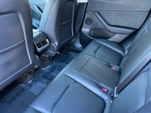 Used 2022 Tesla Model Y Performance image 4