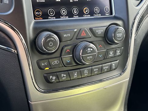 Used 2018 Jeep Grand Cherokee High Altitude image 24