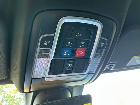 Used 2024 RAM 1500 Laramie image 32