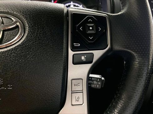 Used 2022 Toyota 4Runner Limited AWD/4WD image 19
