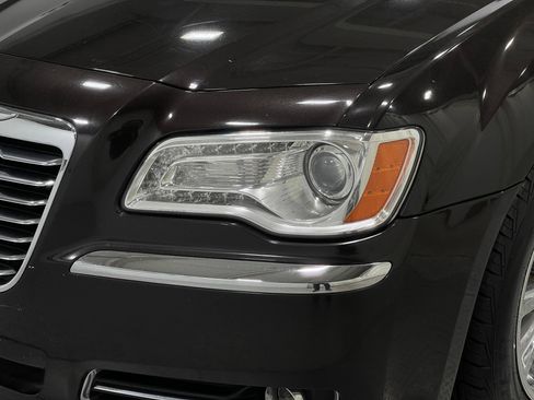 Used 2012 Chrysler 300 Limited RWD image 30
