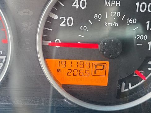 Used 2012 Nissan Frontier SL AWD/4WD image 20
