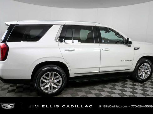 Used 2023 GMC Yukon SLT RWD image 2