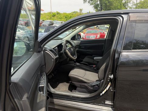 Used 2020 Mitsubishi Outlander Sport ES FWD image 9