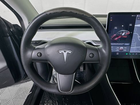 Used 2020 Tesla Model Y Long Range image 15
