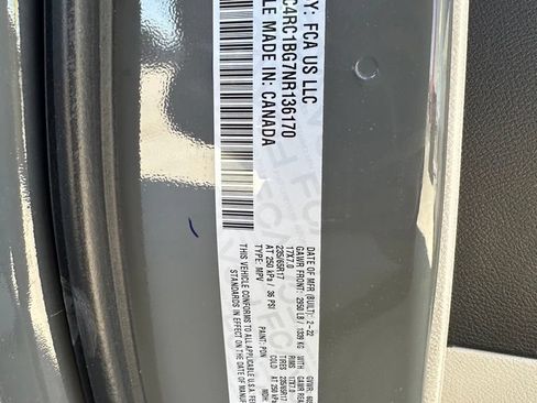 Used 2022 Chrysler Pacifica Touring-L FWD image 36