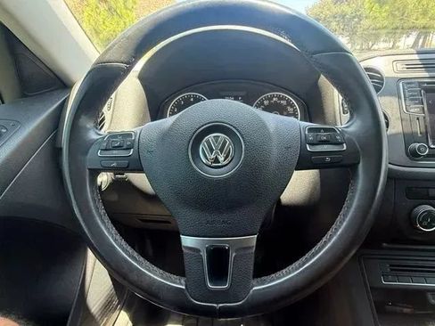 Used 2018 Volkswagen Tiguan Limited w/ Premium Package FWD image 19
