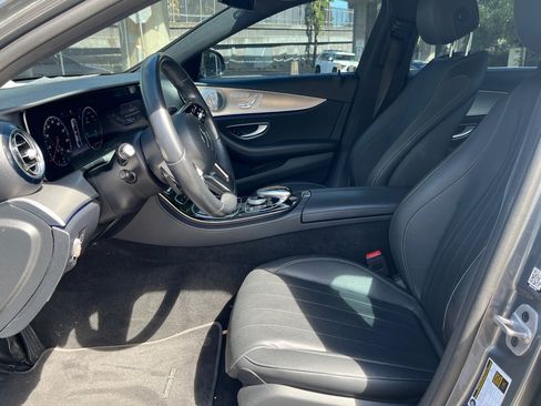 Used 2020 Mercedes-Benz E 350 Sedan image 3