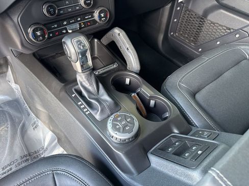 Used 2025 Ford Bronco Badlands AWD/4WD image 19
