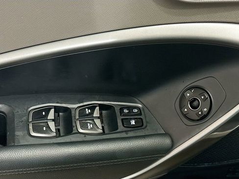 Used 2016 Hyundai Santa Fe SE image 18