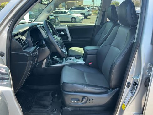 Used 2021 Toyota 4Runner SR5 Premium w/ Moonroof Package AWD/4WD image 14