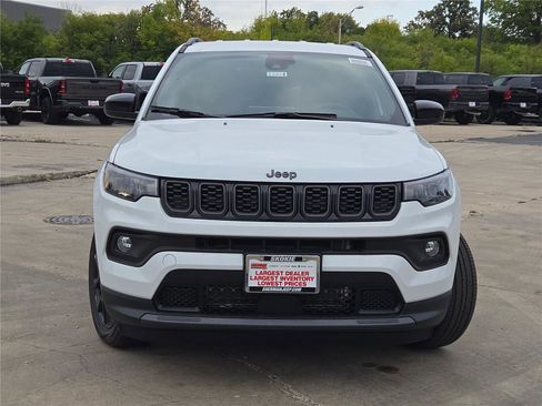 New 2026 Jeep Compass Latitude image 4