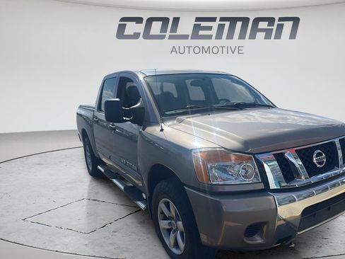 Used 2009 Nissan Titan SE w/ SE Drivers Convenience Pkg AWD/4WD image 3