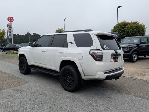 Used 2020 Toyota 4Runner TRD Off-Road Premium w/ Moonroof Package AWD/4WD image 4
