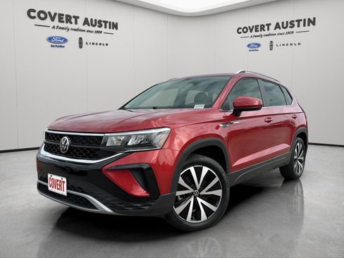 Used 2022 Volkswagen Taos SE image 1