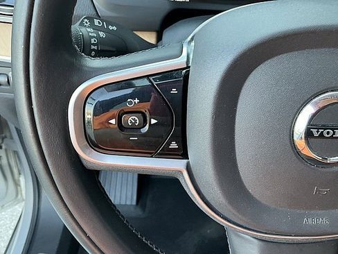 Used 2022 Volvo XC90 T6 Momentum w/ Advanced Package image 29