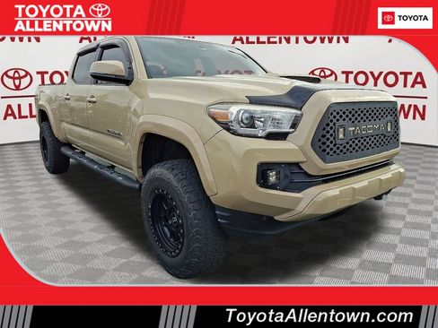 Used 2016 Toyota Tacoma TRD Sport w/ Premium & Technology Package AWD/4WD image 1